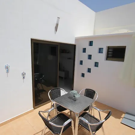 Las Vistas Apartment
