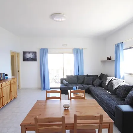 Las Vistas Apartment